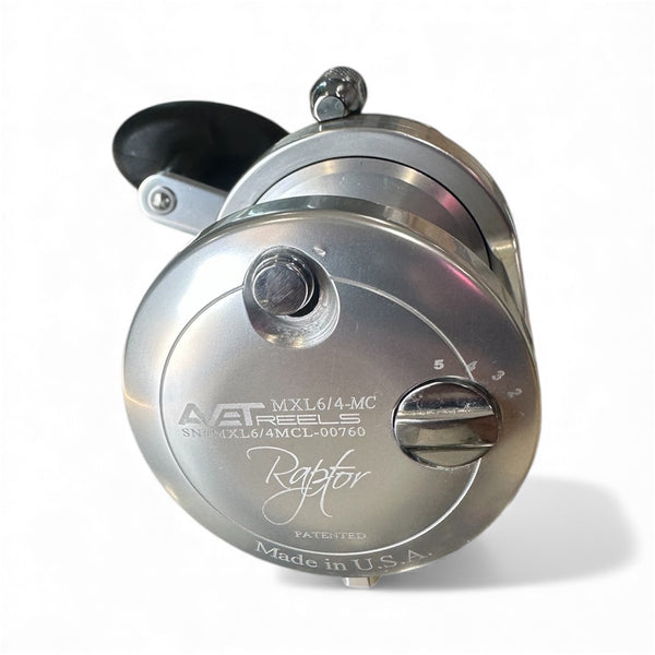 Avet MXL 6/4 Raptor MC Cast Left Handed Silver BLEM